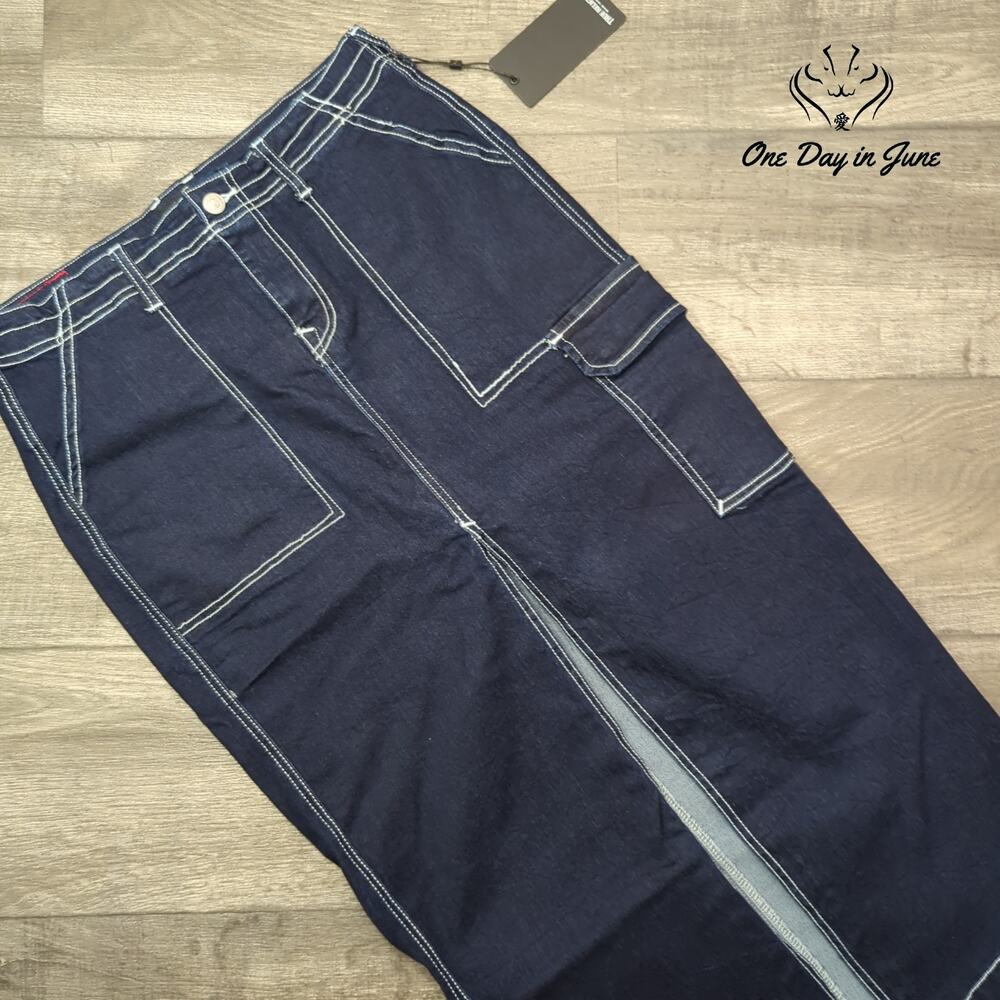 True Religion Denim Cargo Maxi Skirt Dark Wash Body Rinse NWT Size 29 (8)